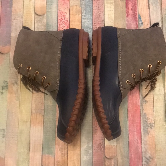 Rain Boots for Women - Picture 2 of 5